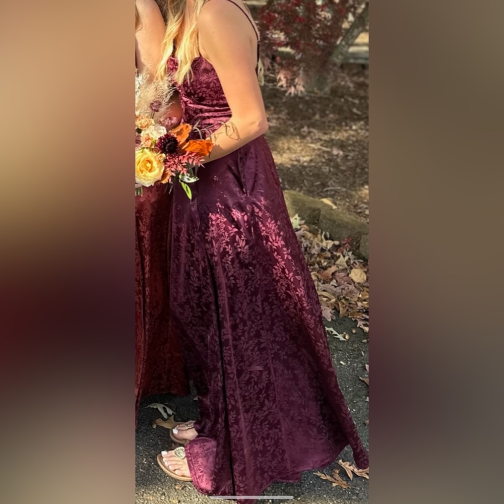 💜Beautiful Plum David’s Bridal full length Dress